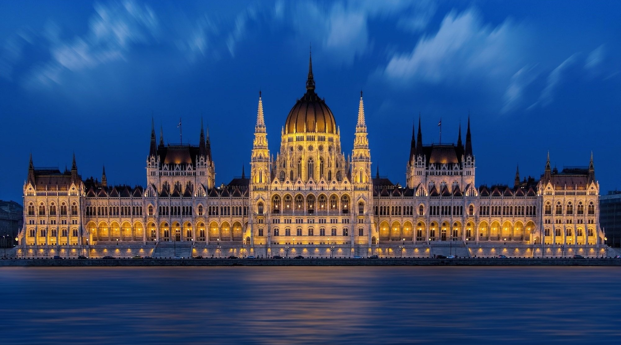 Budapest Parliament – Visiting Tips and Attractions